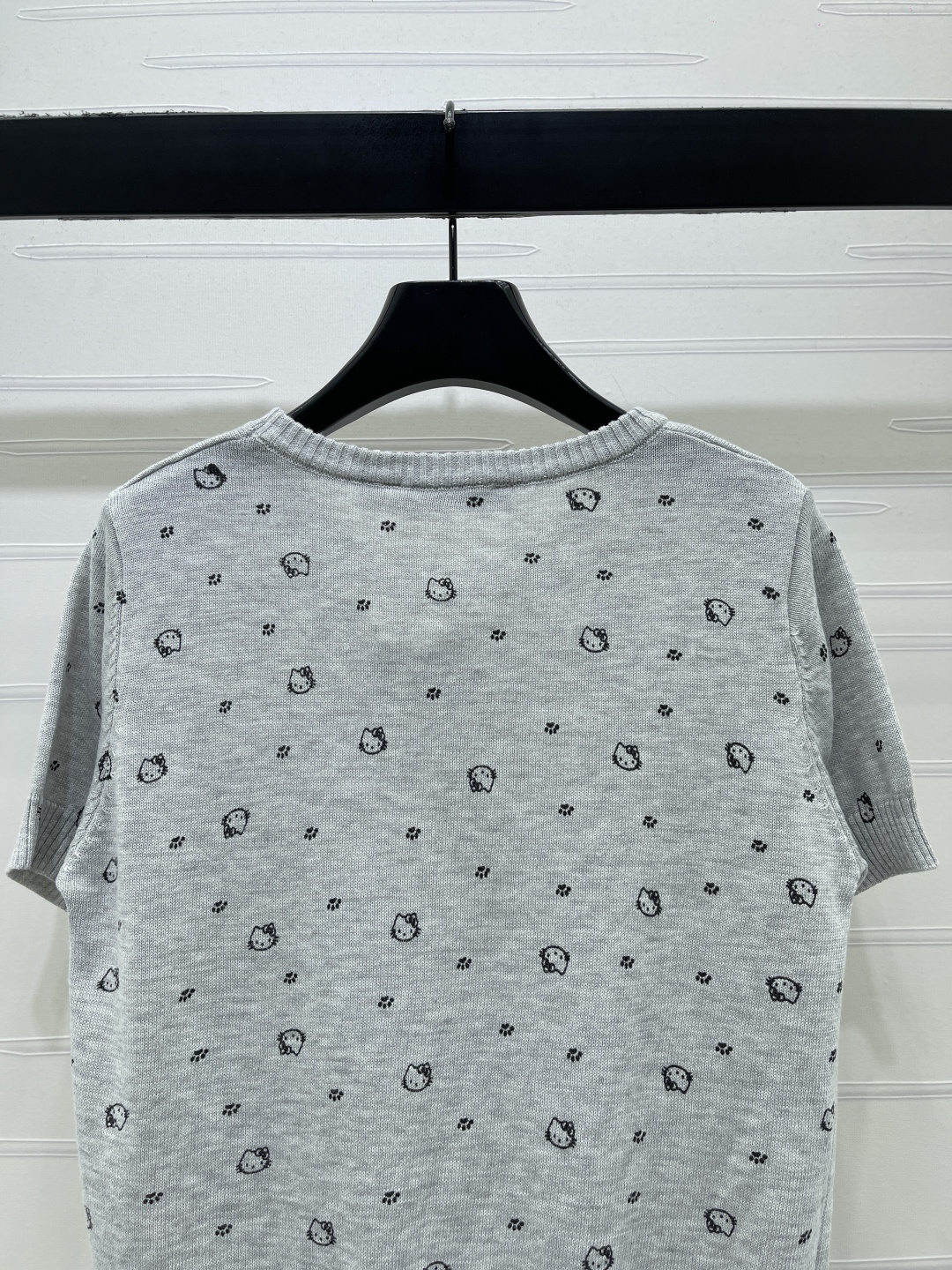 Women's short sleeves